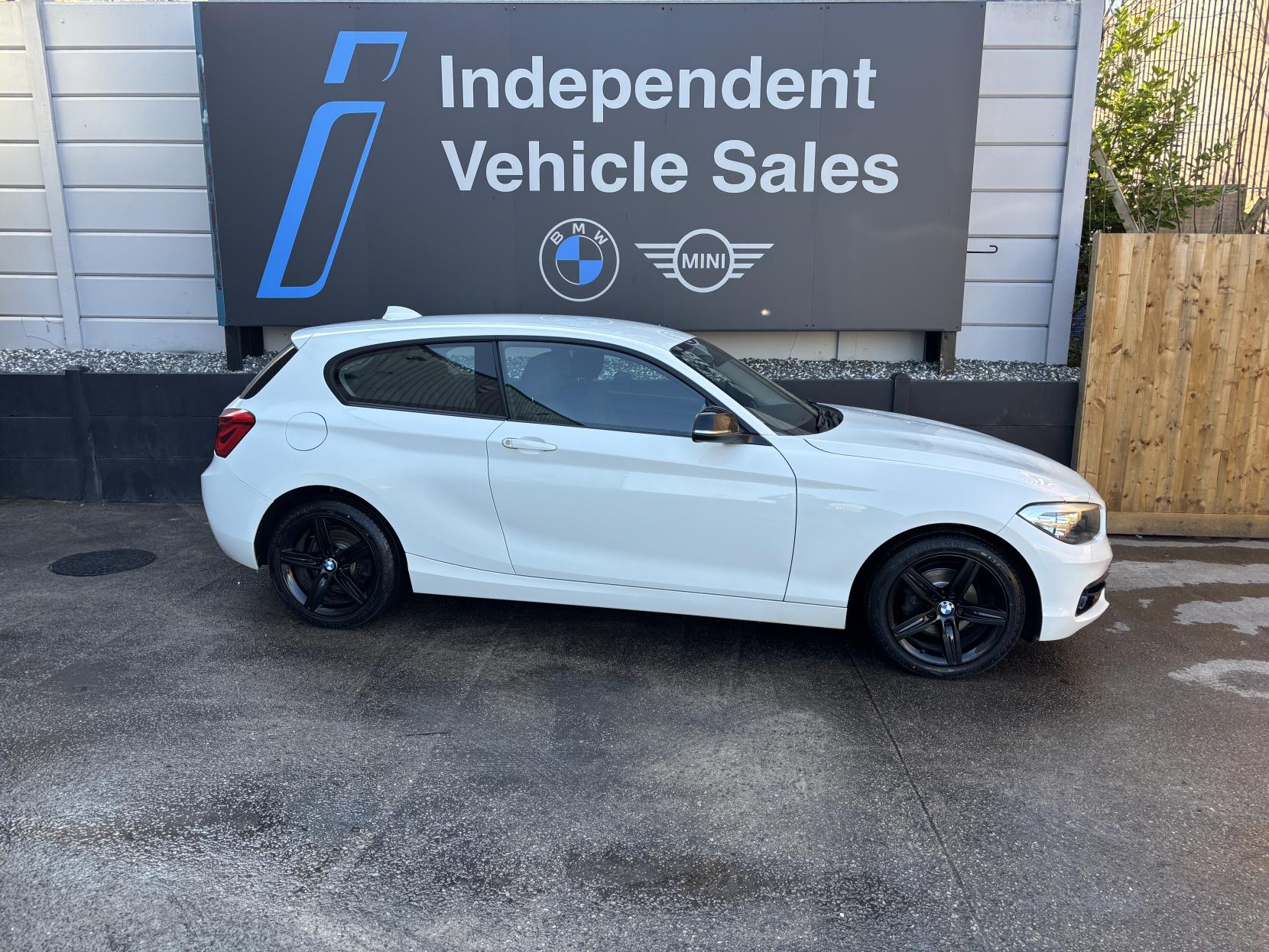 BMW 1 Series 1.5 118i Sport Hatchback 3dr Petrol Manual Euro 6 (s/s) (136 ps)