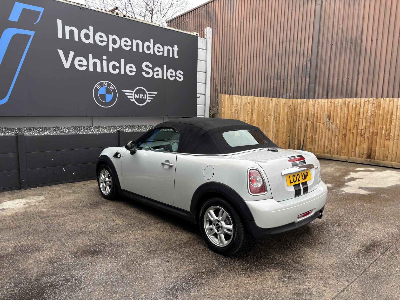 MINI Roadster 1.6 Cooper Convertible 2dr Petrol Auto Euro 5 (122 ps)