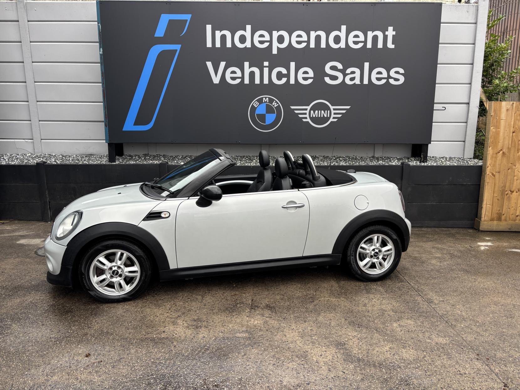 MINI Roadster 1.6 Cooper Convertible 2dr Petrol Auto Euro 5 (122 ps)