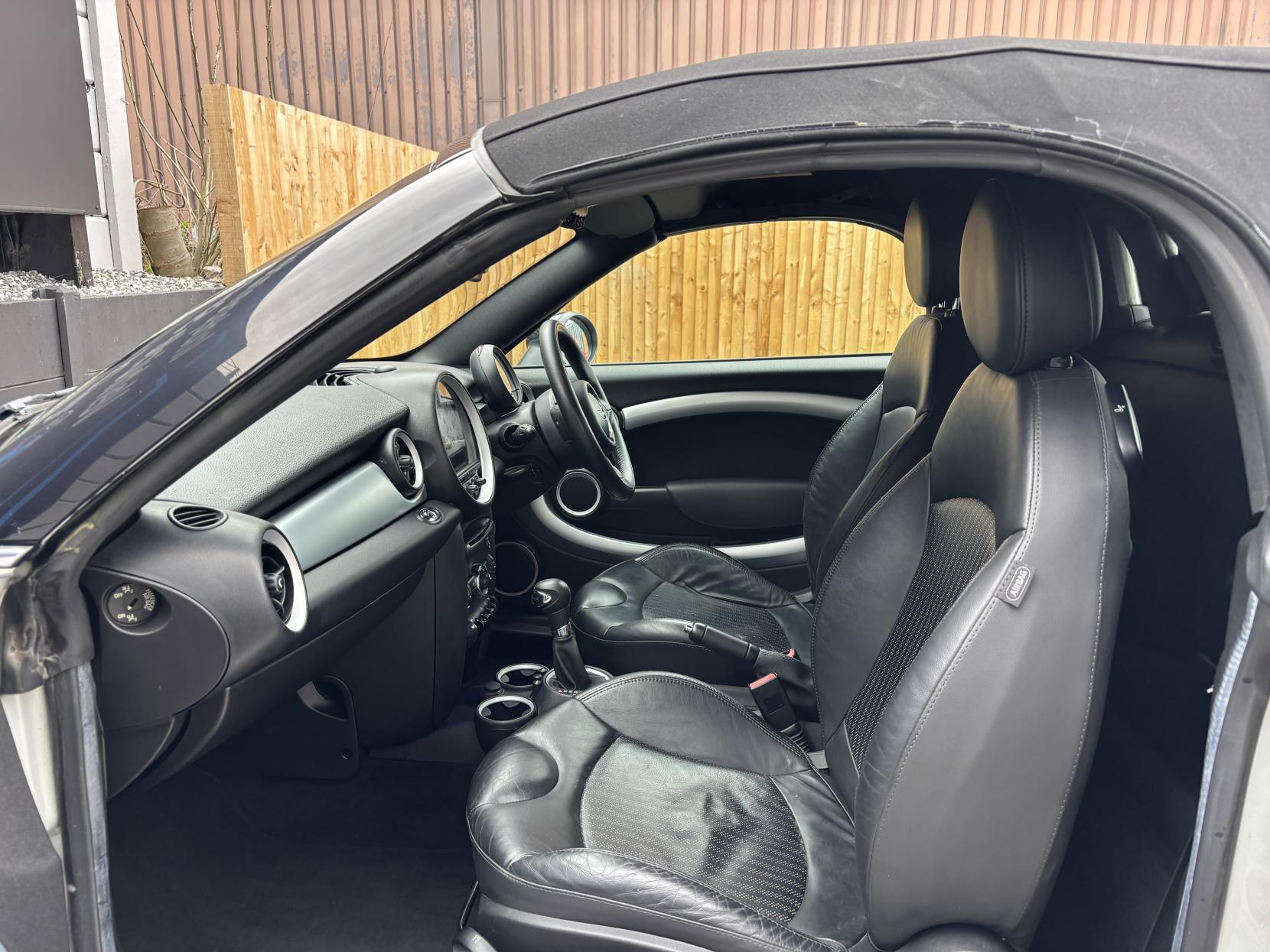 MINI Roadster 1.6 Cooper Convertible 2dr Petrol Auto Euro 5 (122 ps)