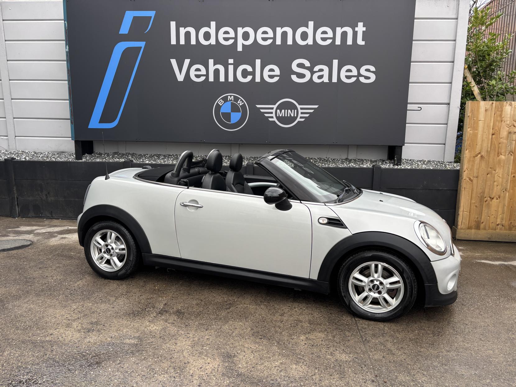 MINI Roadster 1.6 Cooper Convertible 2dr Petrol Auto Euro 5 (122 ps)