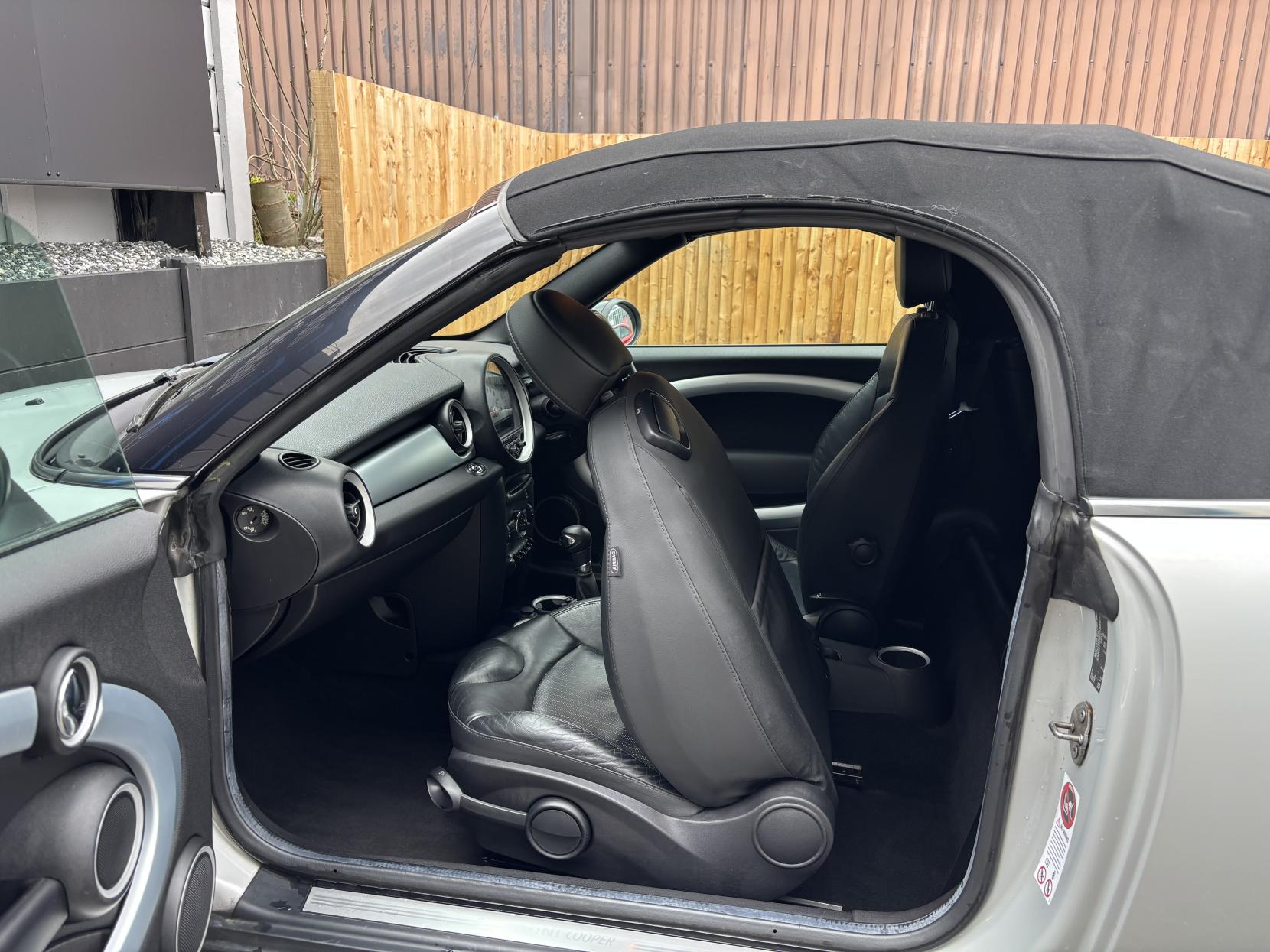 MINI Roadster 1.6 Cooper Convertible 2dr Petrol Auto Euro 5 (122 ps)