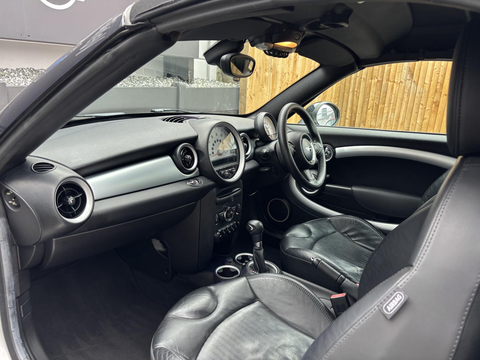 MINI Roadster 1.6 Cooper Convertible 2dr Petrol Auto Euro 5 (122 ps)