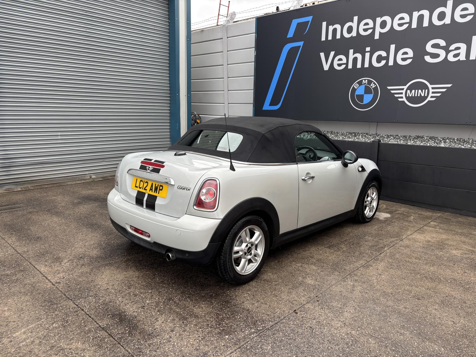 MINI Roadster 1.6 Cooper Convertible 2dr Petrol Auto Euro 5 (122 ps)