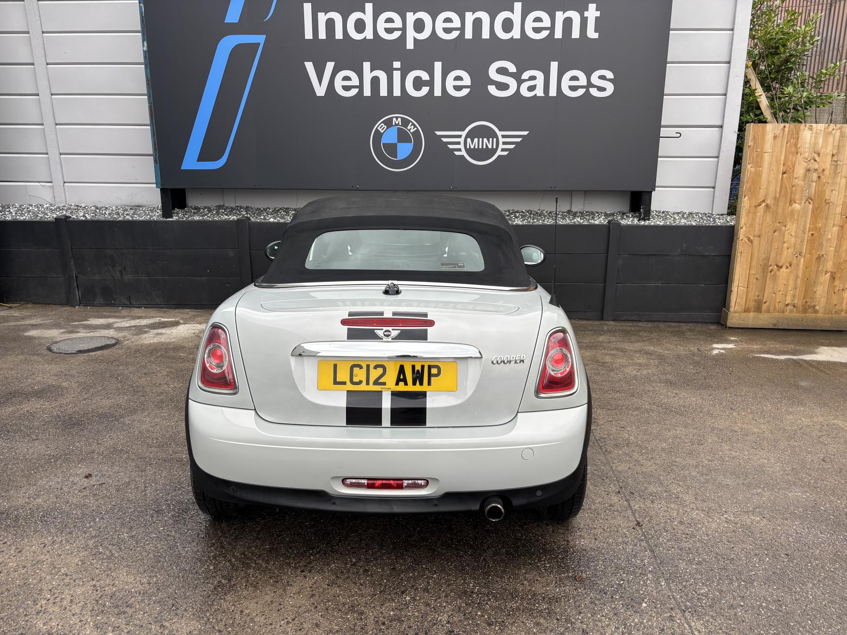 MINI Roadster 1.6 Cooper Convertible 2dr Petrol Auto Euro 5 (122 ps)
