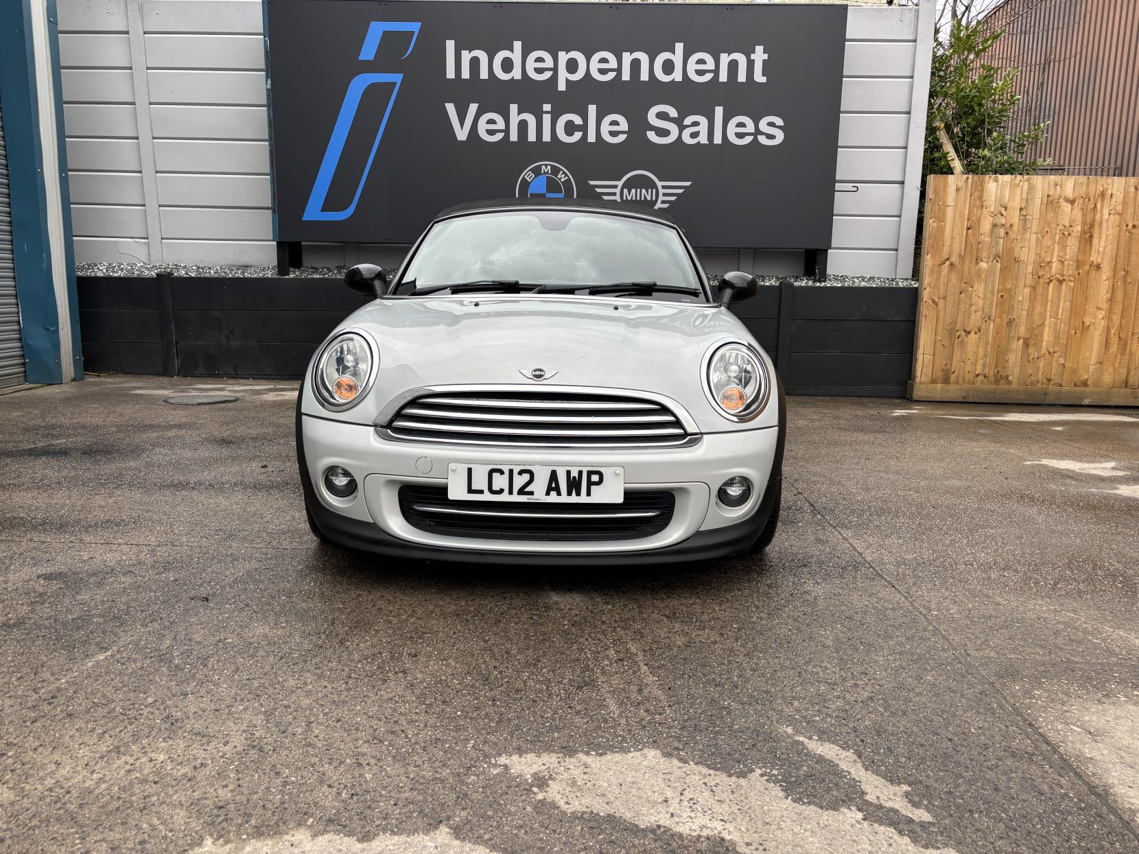 MINI Roadster 1.6 Cooper Convertible 2dr Petrol Auto Euro 5 (122 ps)