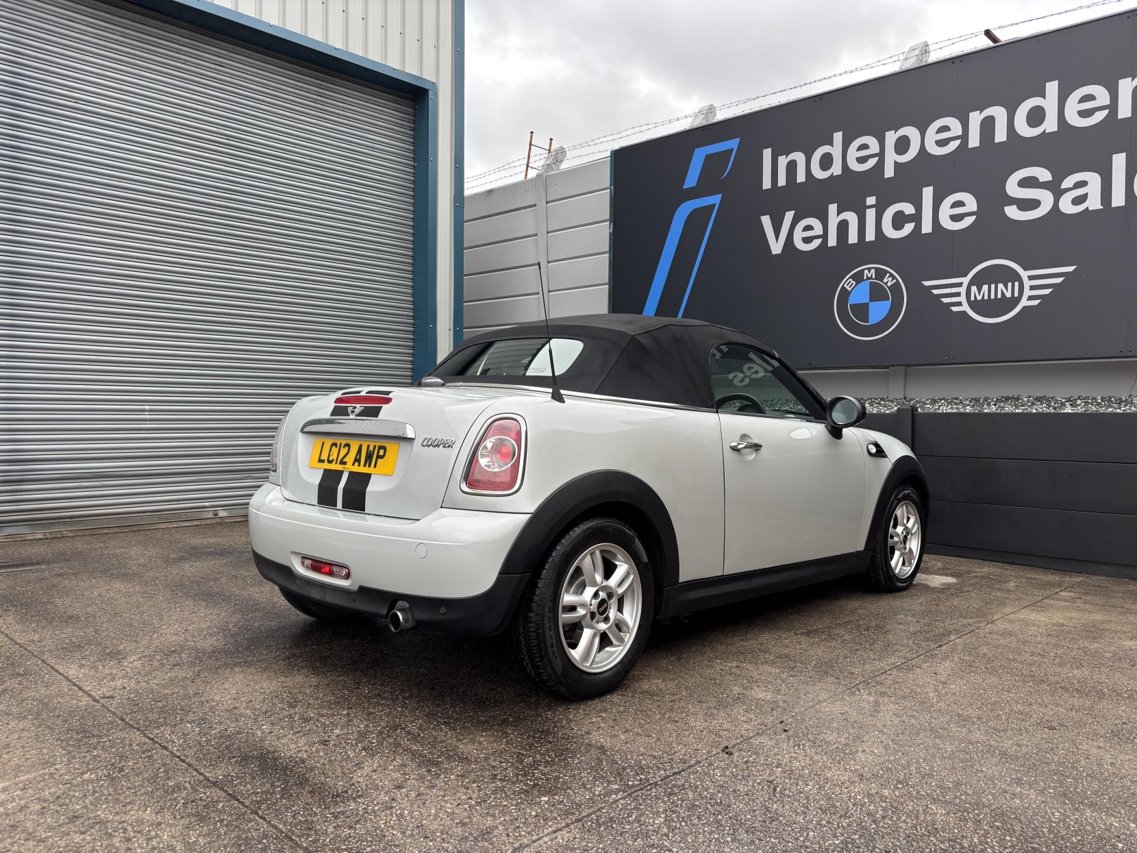 MINI Roadster 1.6 Cooper Convertible 2dr Petrol Auto Euro 5 (122 ps)