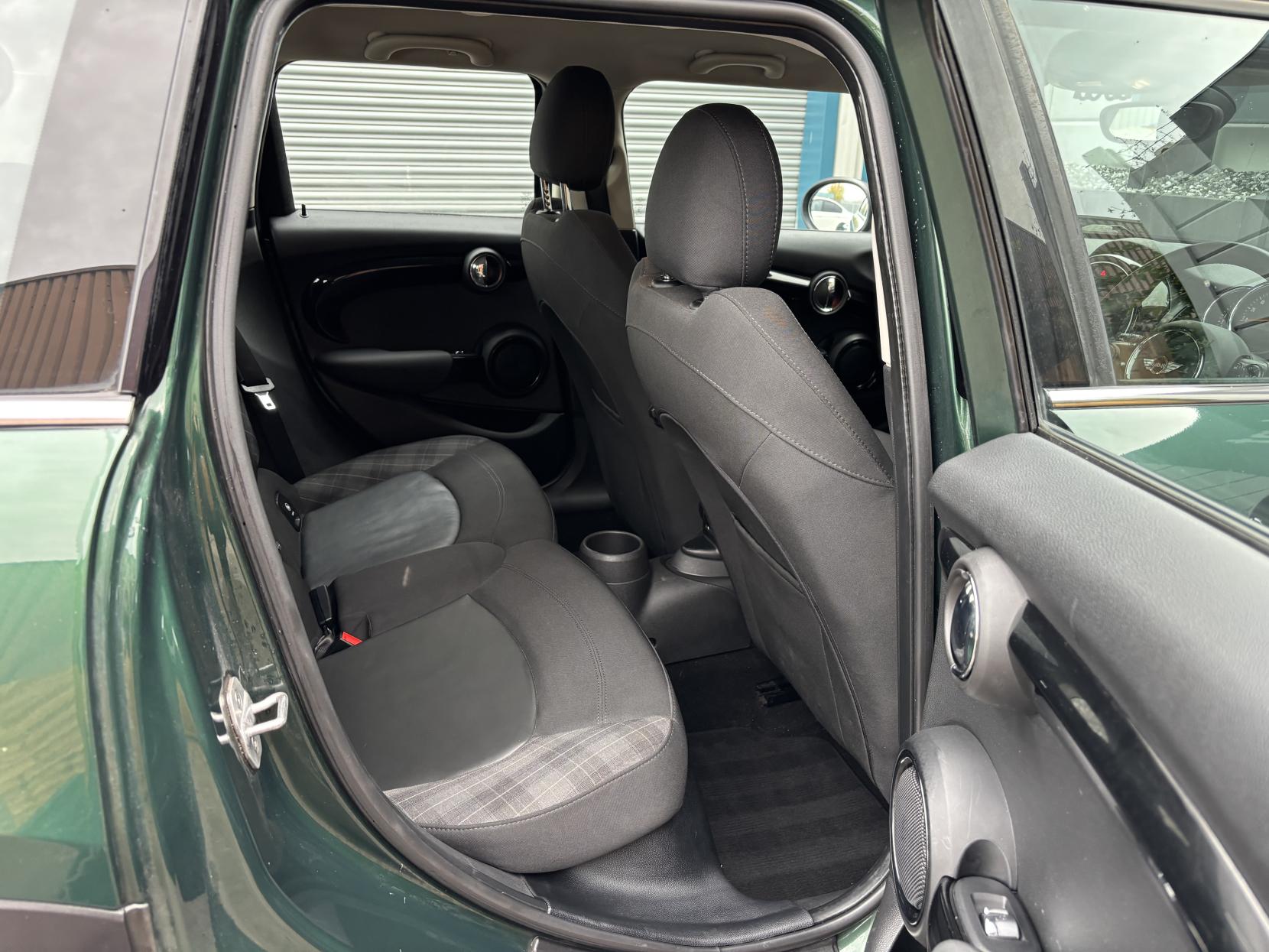 MINI Hatch 1.5 Cooper Hatchback 5dr Petrol Manual Euro 6 (s/s) (136 ps)