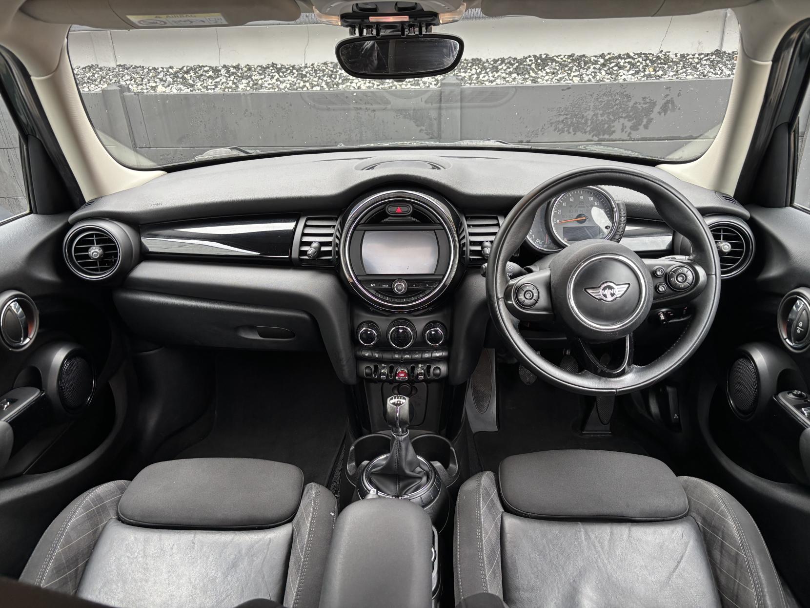 MINI Hatch 1.5 Cooper Hatchback 5dr Petrol Manual Euro 6 (s/s) (136 ps)