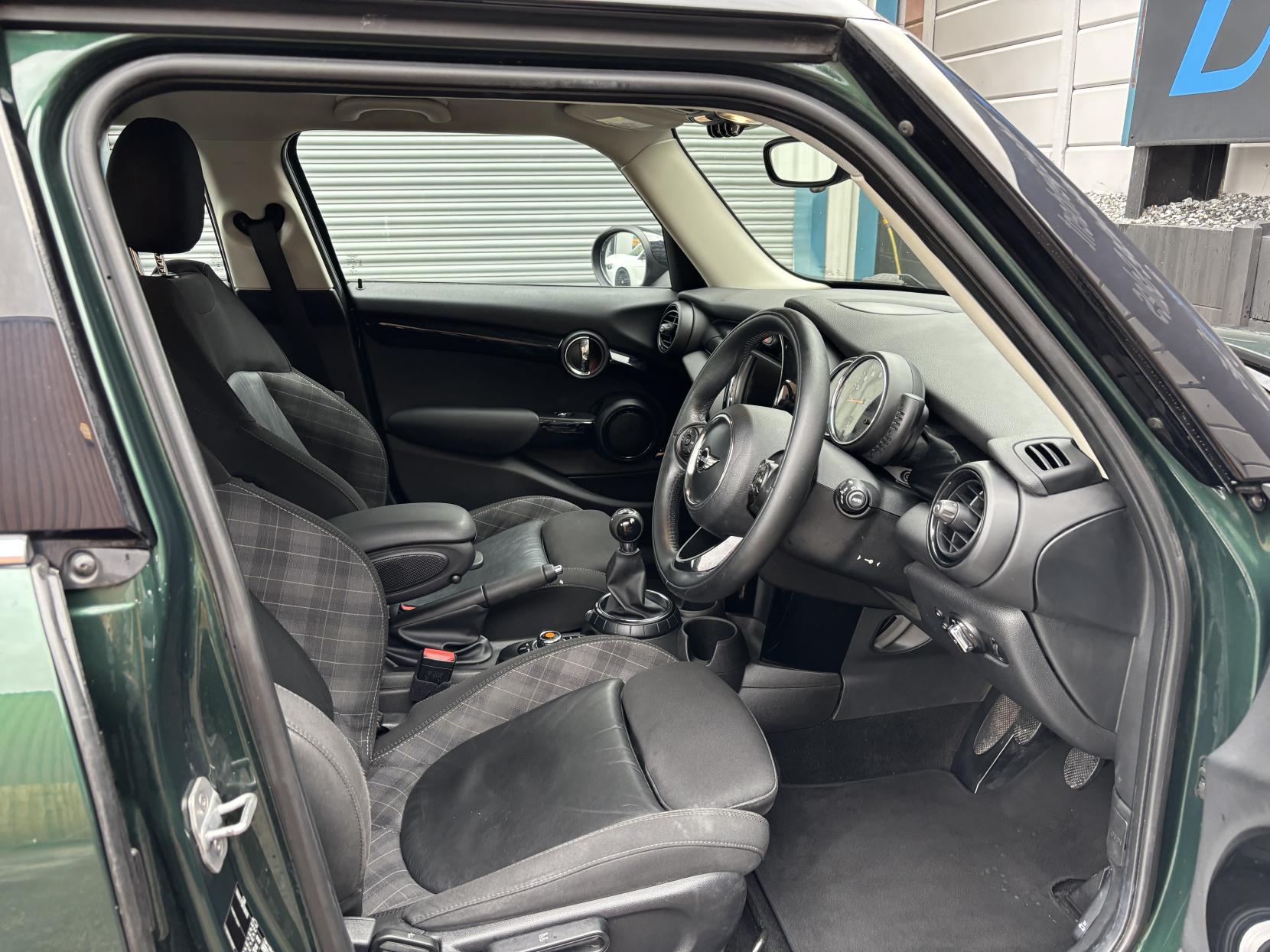 MINI Hatch 1.5 Cooper Hatchback 5dr Petrol Manual Euro 6 (s/s) (136 ps)