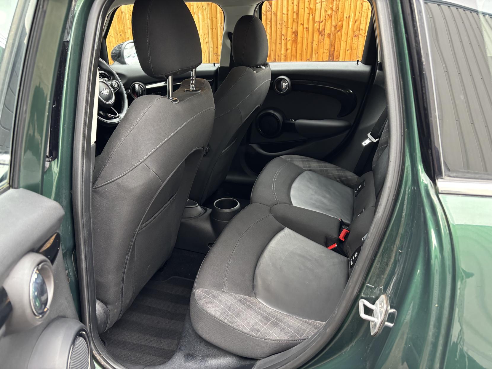 MINI Hatch 1.5 Cooper Hatchback 5dr Petrol Manual Euro 6 (s/s) (136 ps)