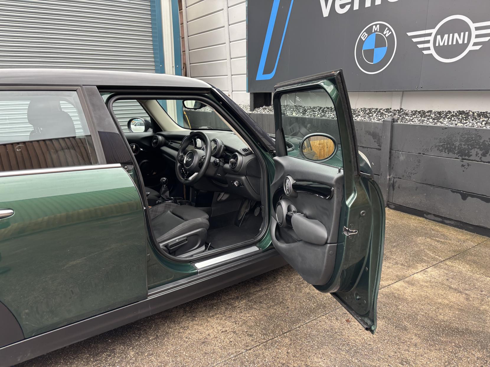 MINI Hatch 1.5 Cooper Hatchback 5dr Petrol Manual Euro 6 (s/s) (136 ps)