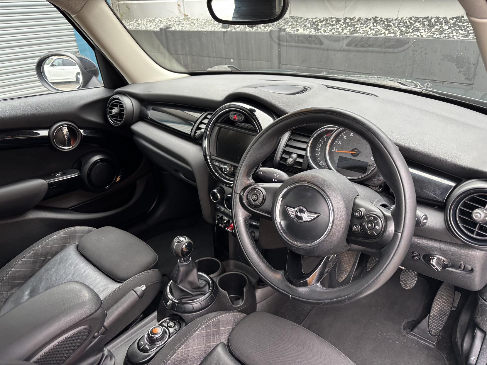 MINI Hatch 1.5 Cooper Hatchback 5dr Petrol Manual Euro 6 (s/s) (136 ps)