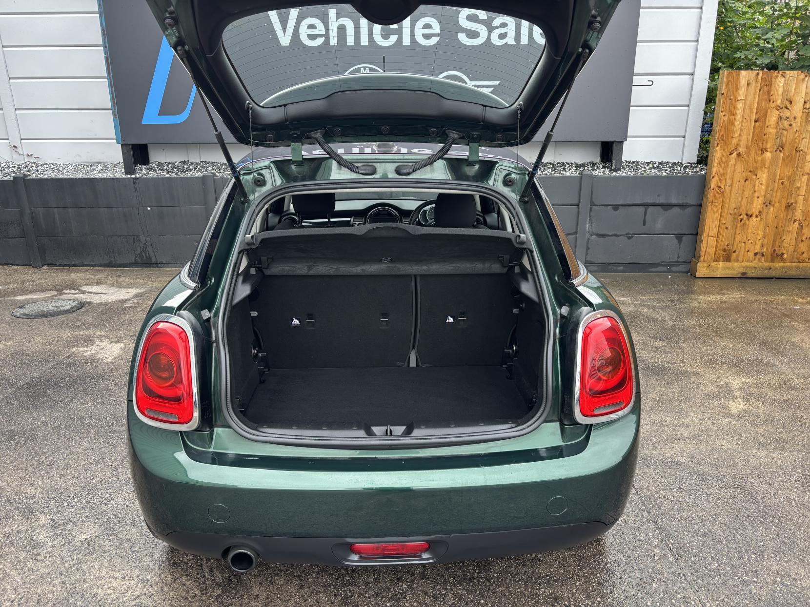 MINI Hatch 1.5 Cooper Hatchback 5dr Petrol Manual Euro 6 (s/s) (136 ps)