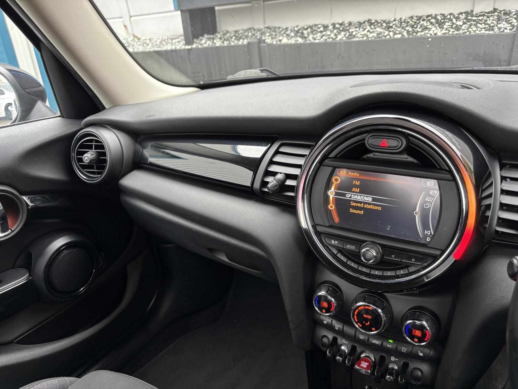 MINI Hatch 1.5 Cooper Hatchback 5dr Petrol Manual Euro 6 (s/s) (136 ps)