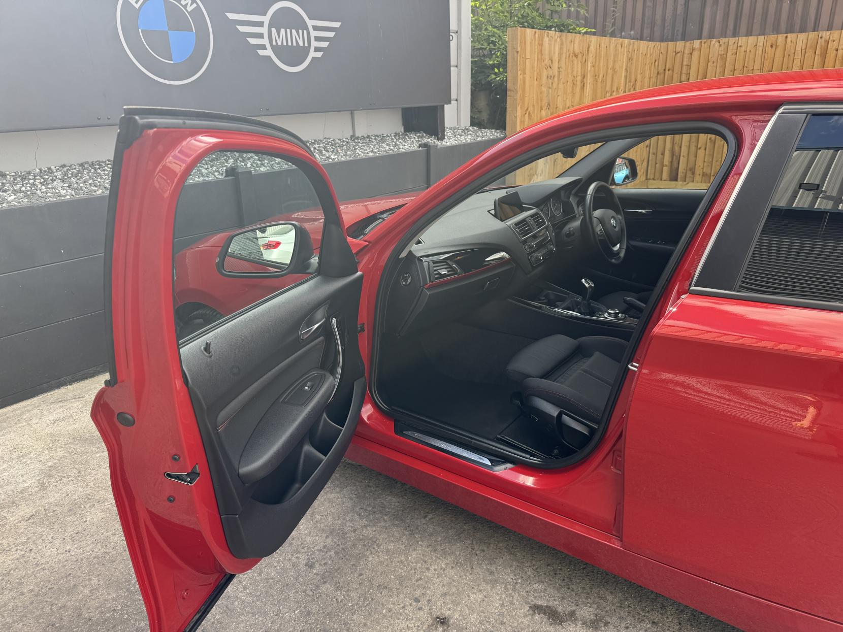 BMW 1 Series 1.5 118i Sport Hatchback 5dr Petrol Manual Euro 6 (s/s) (136 ps)