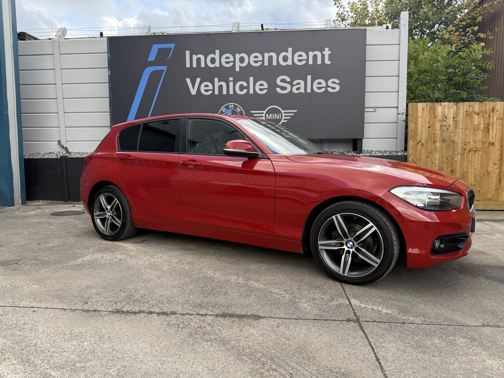 BMW 1 Series 1.5 118i Sport Hatchback 5dr Petrol Manual Euro 6 (s/s) (136 ps)