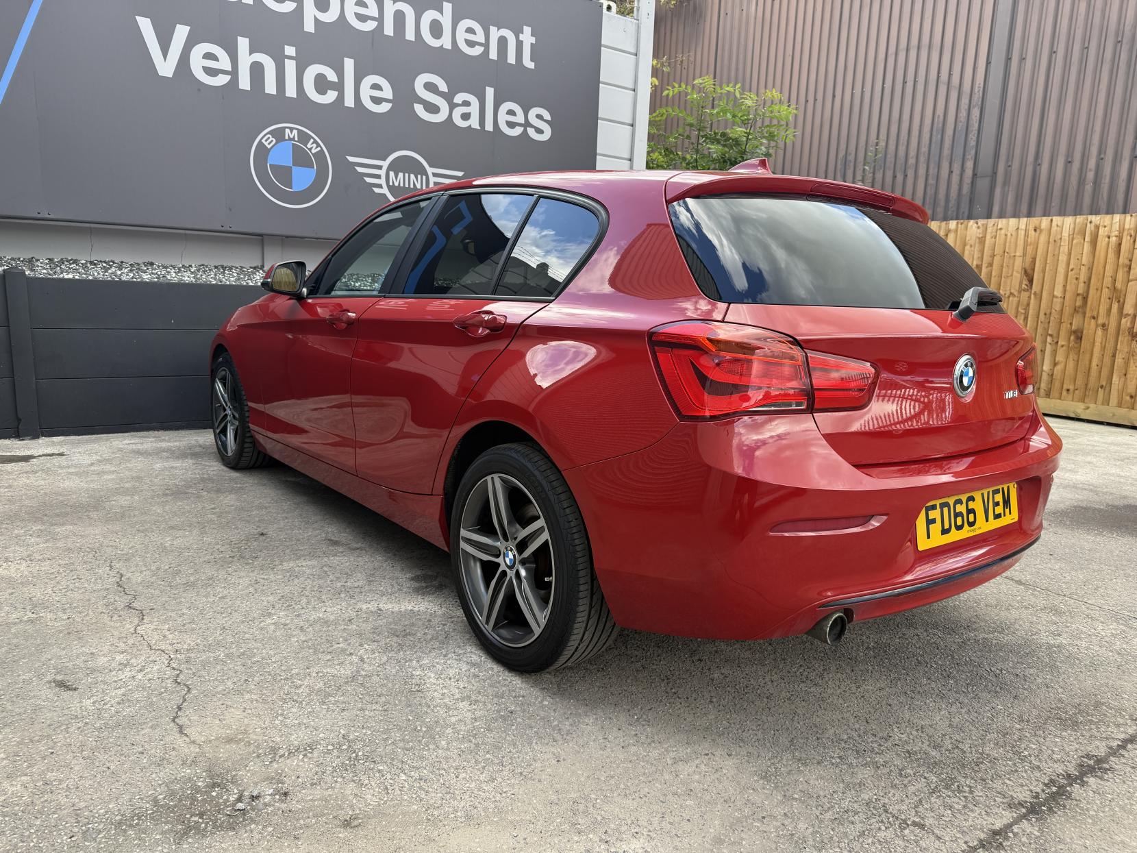 BMW 1 Series 1.5 118i Sport Hatchback 5dr Petrol Manual Euro 6 (s/s) (136 ps)