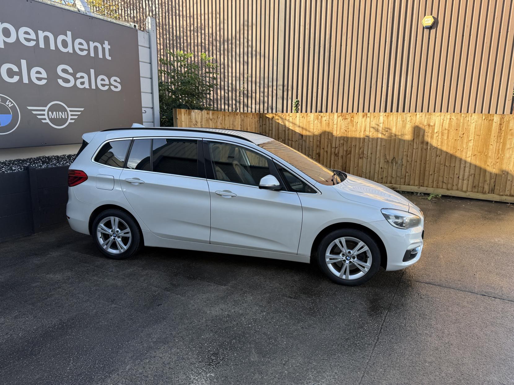 BMW 2 Series Gran Tourer 1.5 218i Luxury MPV 5dr Petrol Auto Euro 6 (s/s) (136 ps)