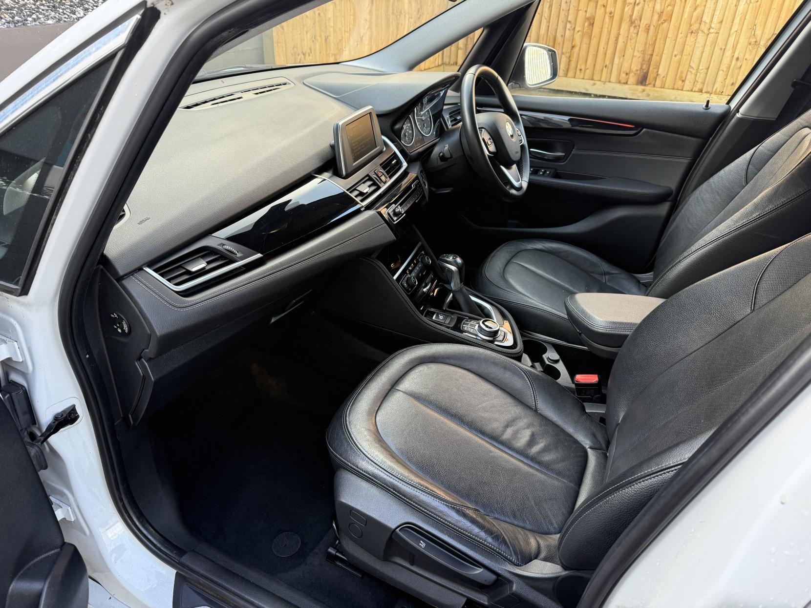 BMW 2 Series Gran Tourer 1.5 218i Luxury MPV 5dr Petrol Auto Euro 6 (s/s) (136 ps)