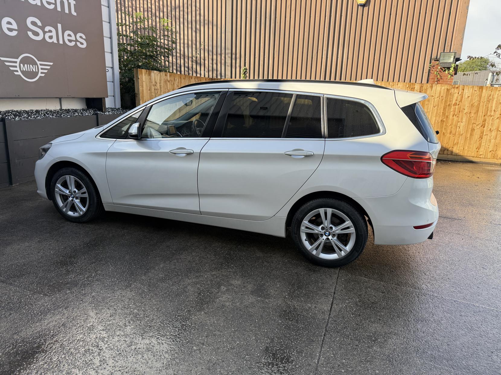 BMW 2 Series Gran Tourer 1.5 218i Luxury MPV 5dr Petrol Auto Euro 6 (s/s) (136 ps)