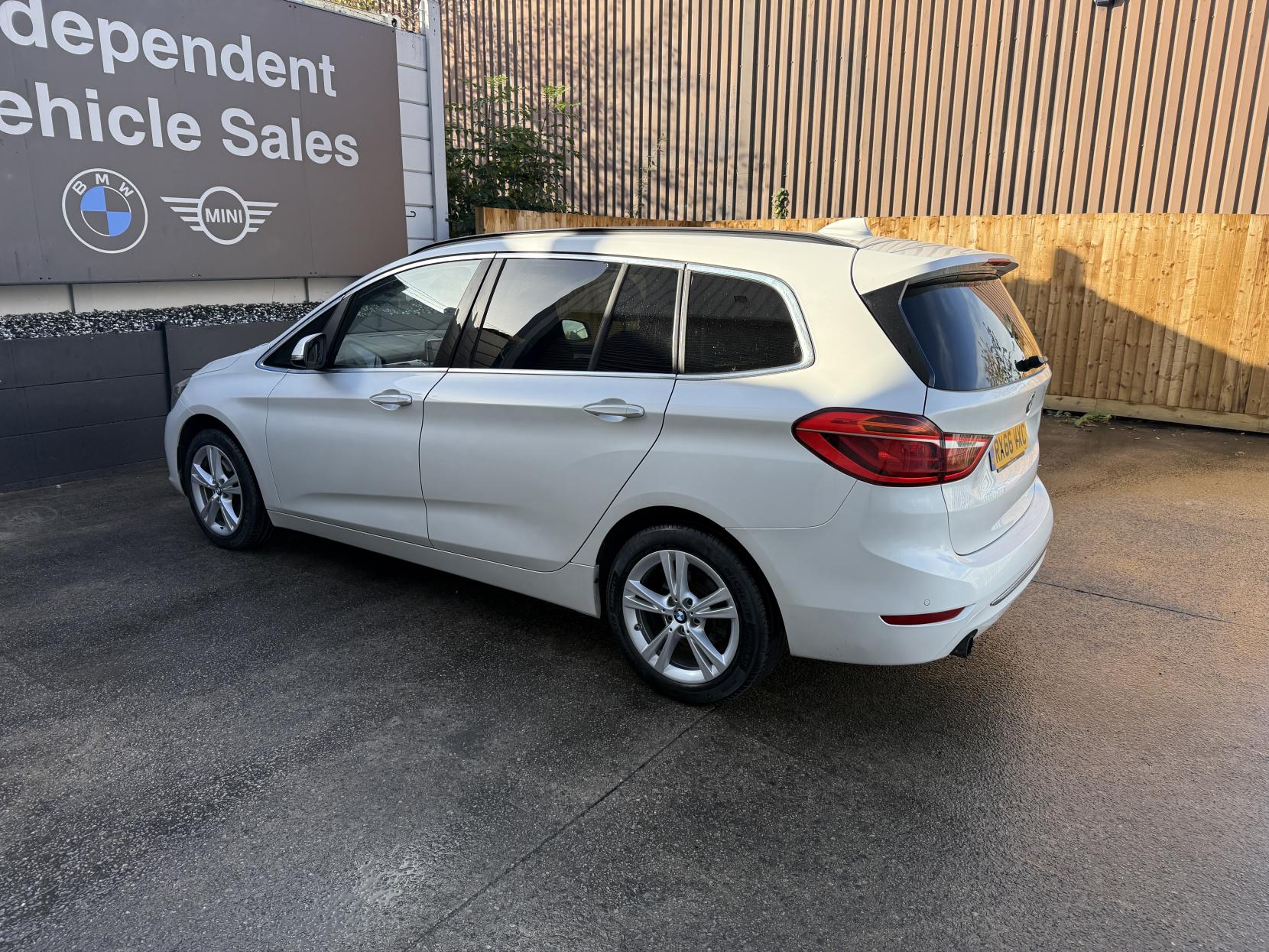 BMW 2 Series Gran Tourer 1.5 218i Luxury MPV 5dr Petrol Auto Euro 6 (s/s) (136 ps)