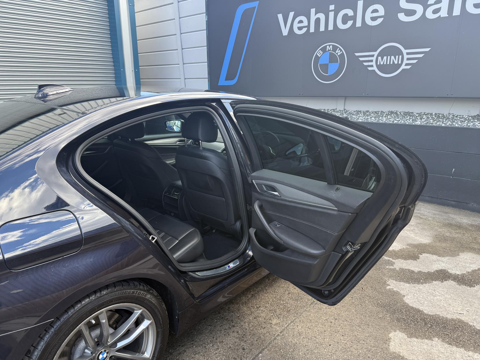 BMW 5 Series 2.0 520d M Sport Saloon 4dr Diesel Auto Euro 6 (s/s) (190 ps)