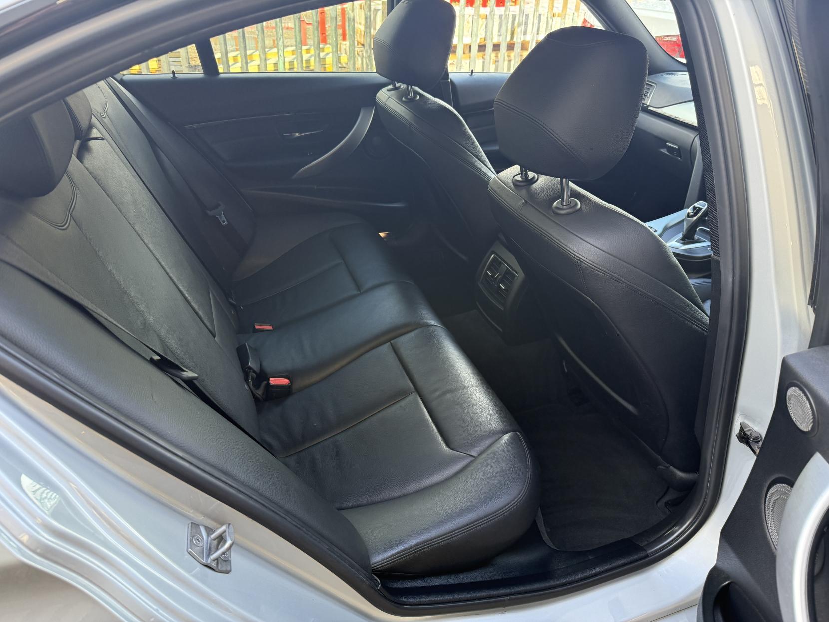BMW 3 Series 2.0 320d M Sport Saloon 4dr Diesel Auto Euro 6 (s/s) (190 ps)