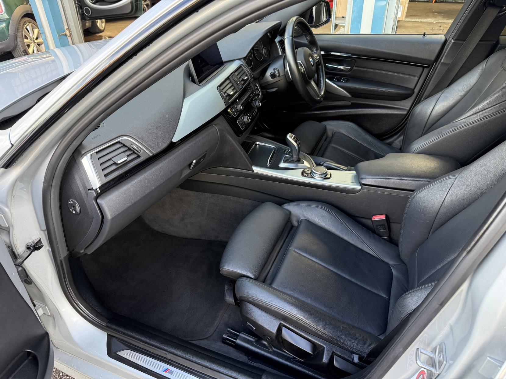 BMW 3 Series 2.0 320d M Sport Saloon 4dr Diesel Auto Euro 6 (s/s) (190 ps)