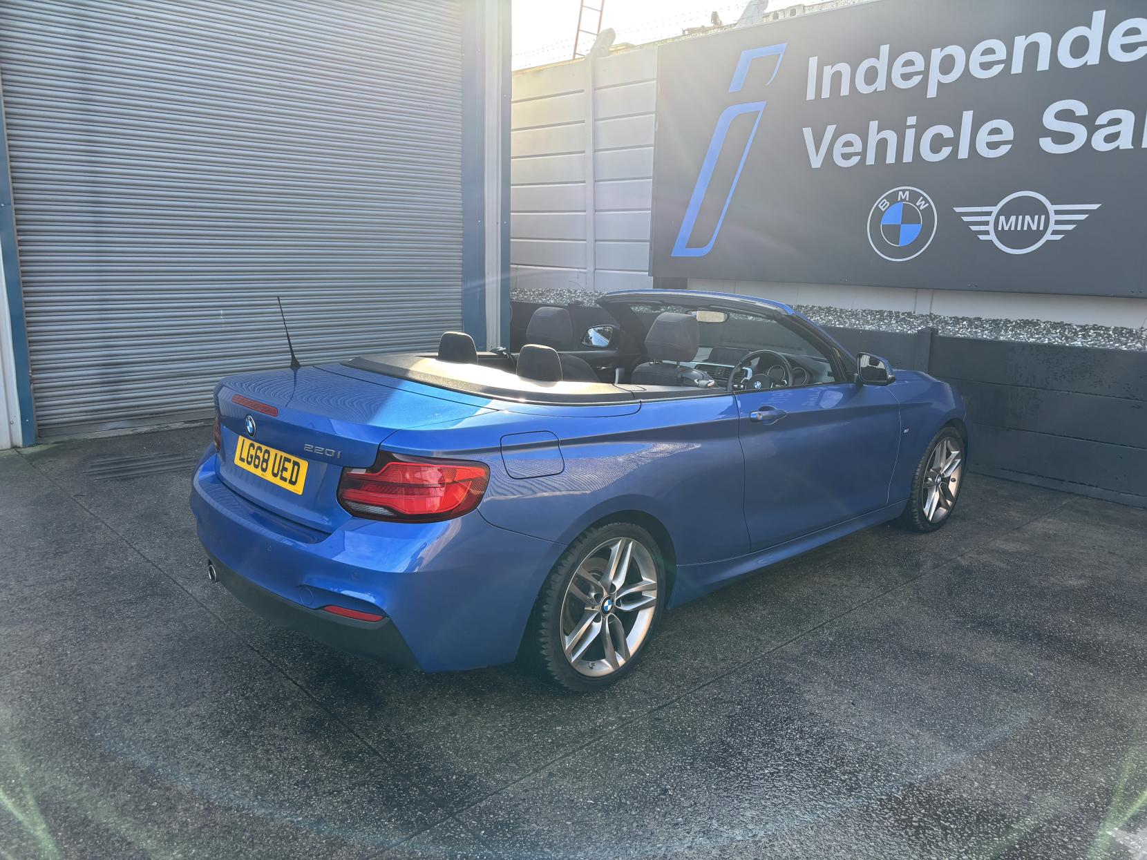 BMW 2 Series 2.0 220i M Sport Convertible 2dr Petrol Auto Euro 6 (s/s) (184 ps)