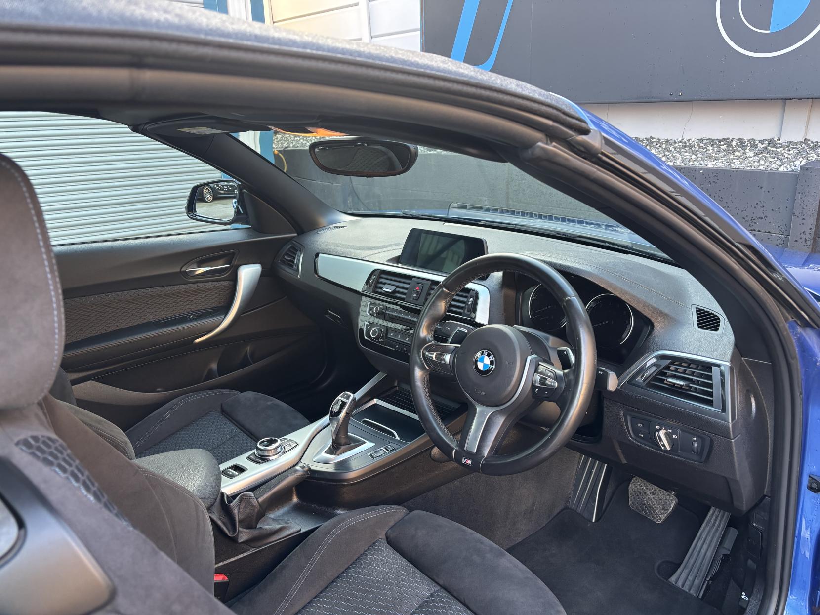 BMW 2 Series 2.0 220i M Sport Convertible 2dr Petrol Auto Euro 6 (s/s) (184 ps)