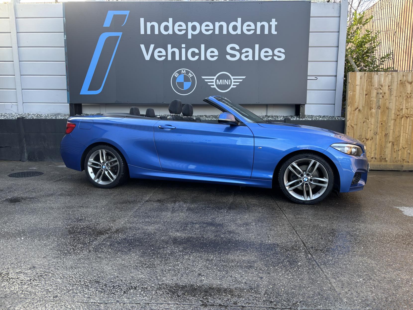 BMW 2 Series 2.0 220i M Sport Convertible 2dr Petrol Auto Euro 6 (s/s) (184 ps)