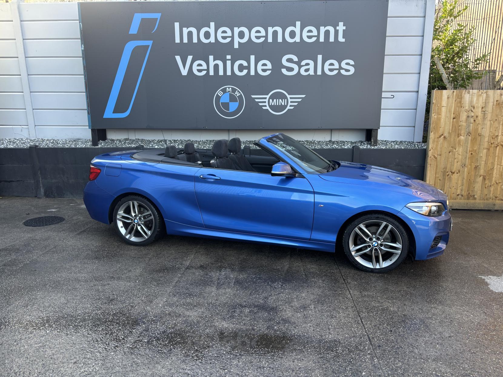 BMW 2 Series 2.0 220i M Sport Convertible 2dr Petrol Auto Euro 6 (s/s) (184 ps)