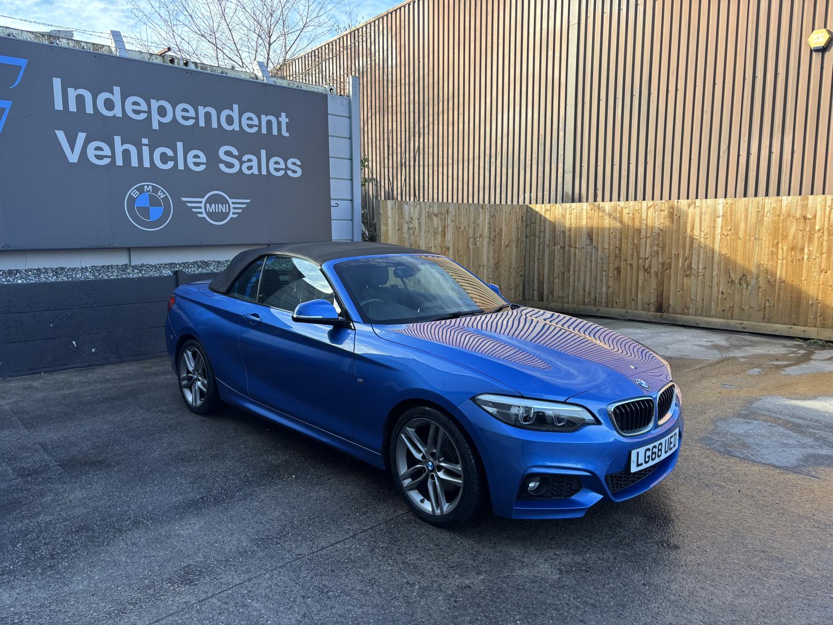 BMW 2 Series 2.0 220i M Sport Convertible 2dr Petrol Auto Euro 6 (s/s) (184 ps)