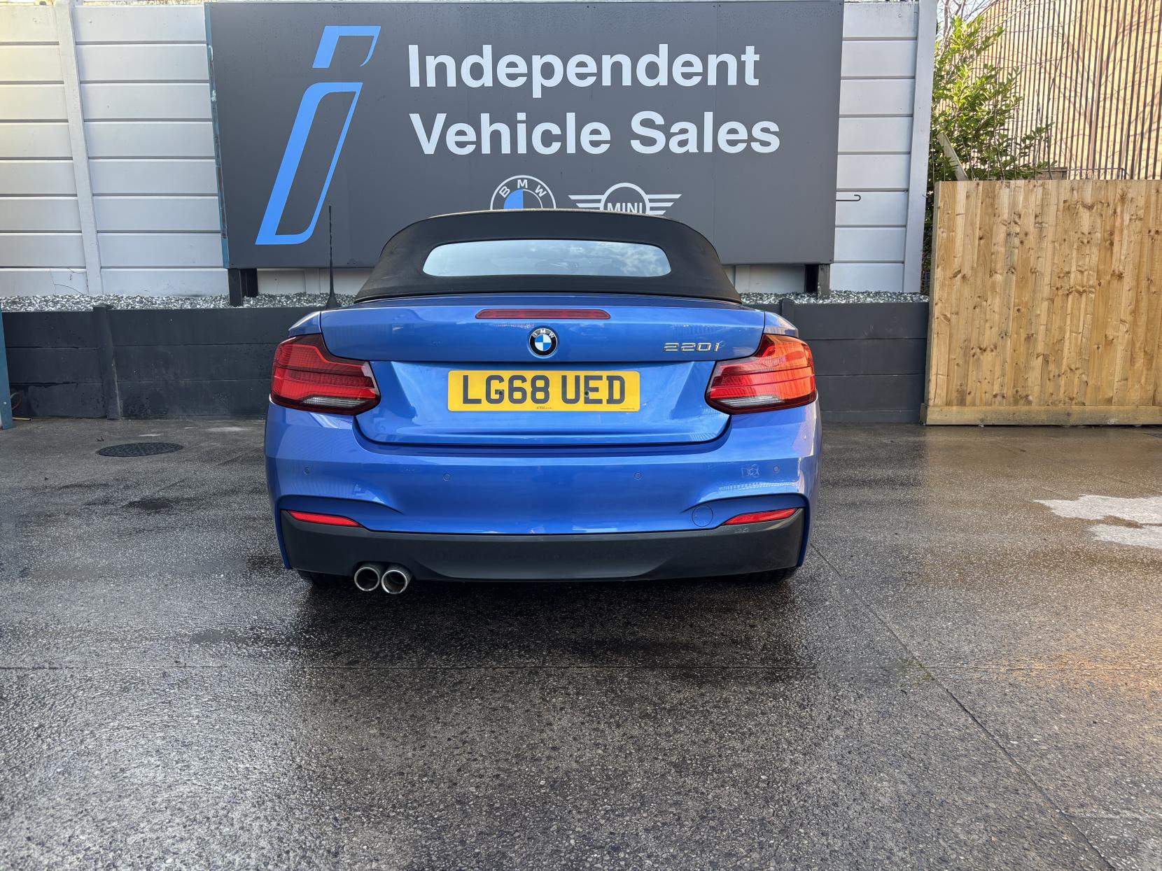 BMW 2 Series 2.0 220i M Sport Convertible 2dr Petrol Auto Euro 6 (s/s) (184 ps)