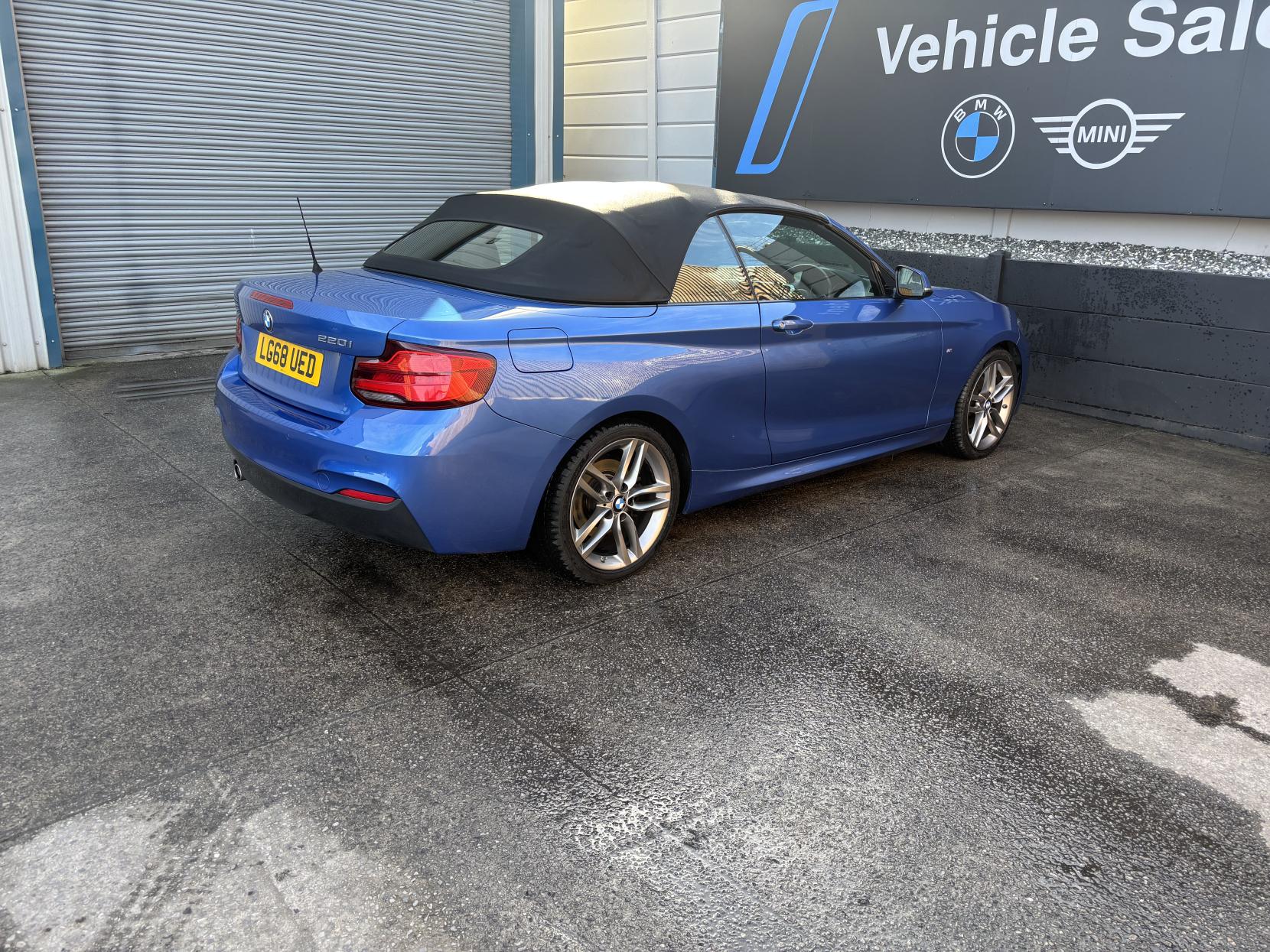 BMW 2 Series 2.0 220i M Sport Convertible 2dr Petrol Auto Euro 6 (s/s) (184 ps)