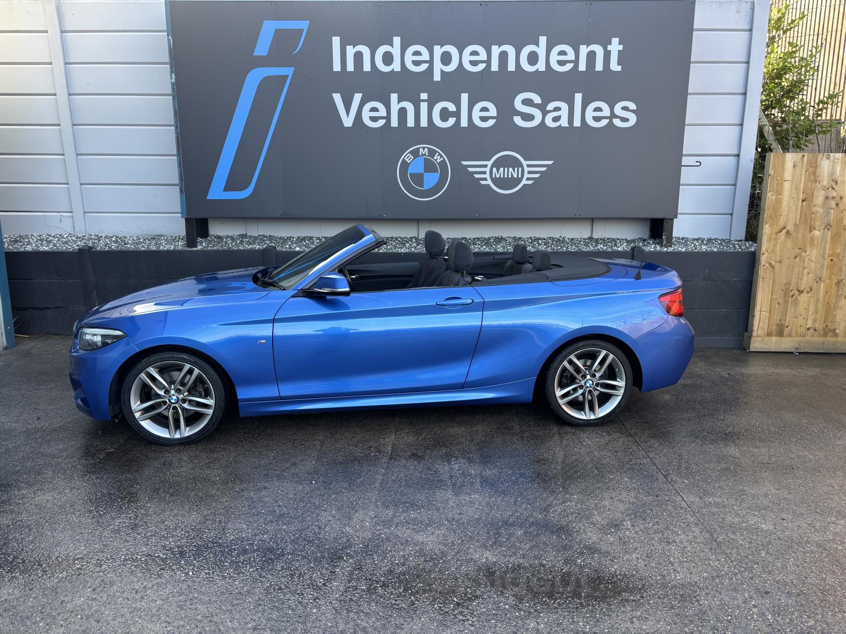 BMW 2 Series 2.0 220i M Sport Convertible 2dr Petrol Auto Euro 6 (s/s) (184 ps)