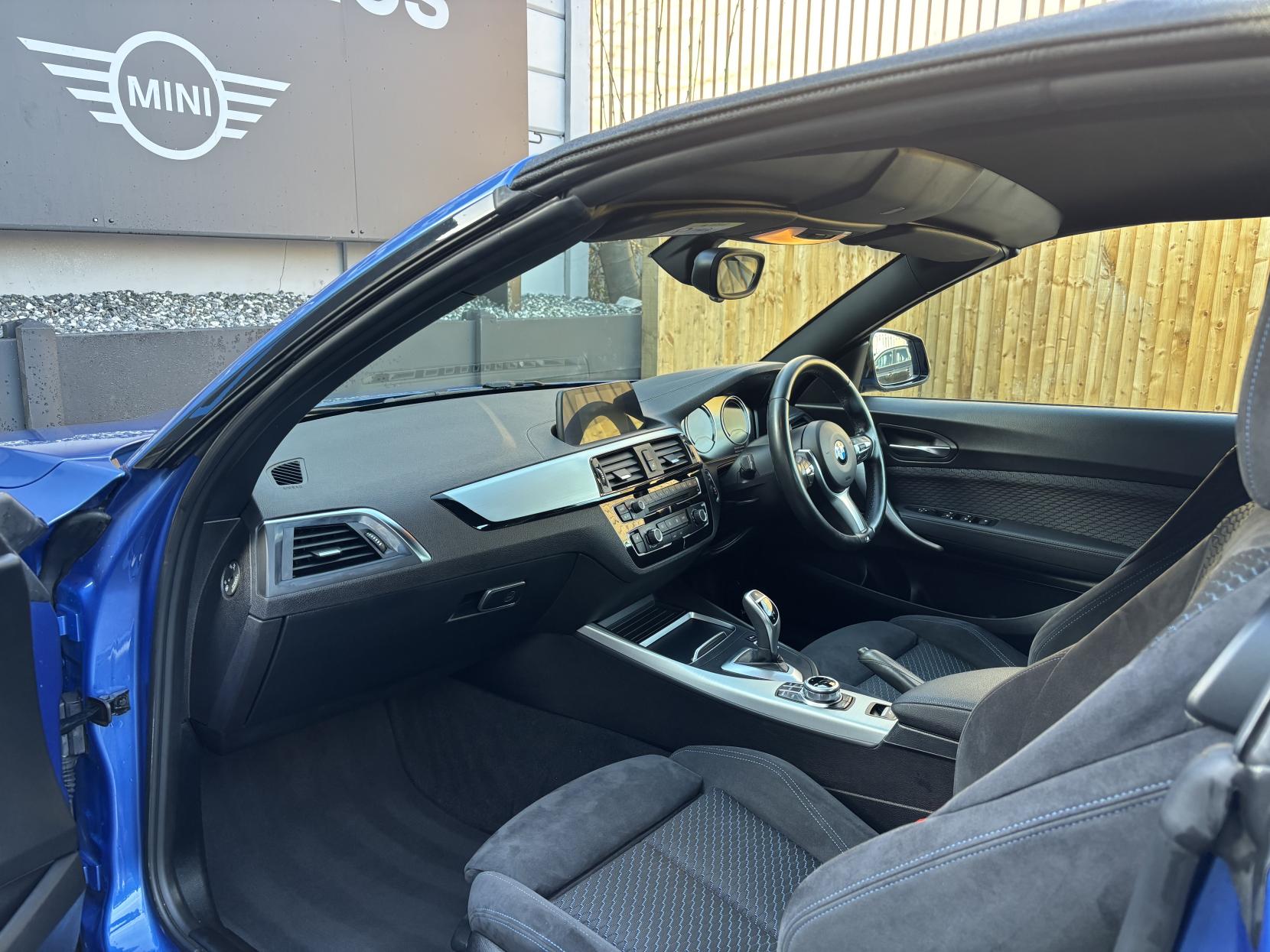 BMW 2 Series 2.0 220i M Sport Convertible 2dr Petrol Auto Euro 6 (s/s) (184 ps)