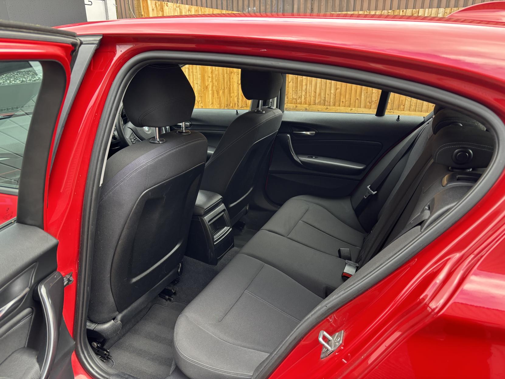 BMW 1 Series 2.0 116d Sport Hatchback 5dr Diesel Manual Euro 5 (s/s) (116 ps)