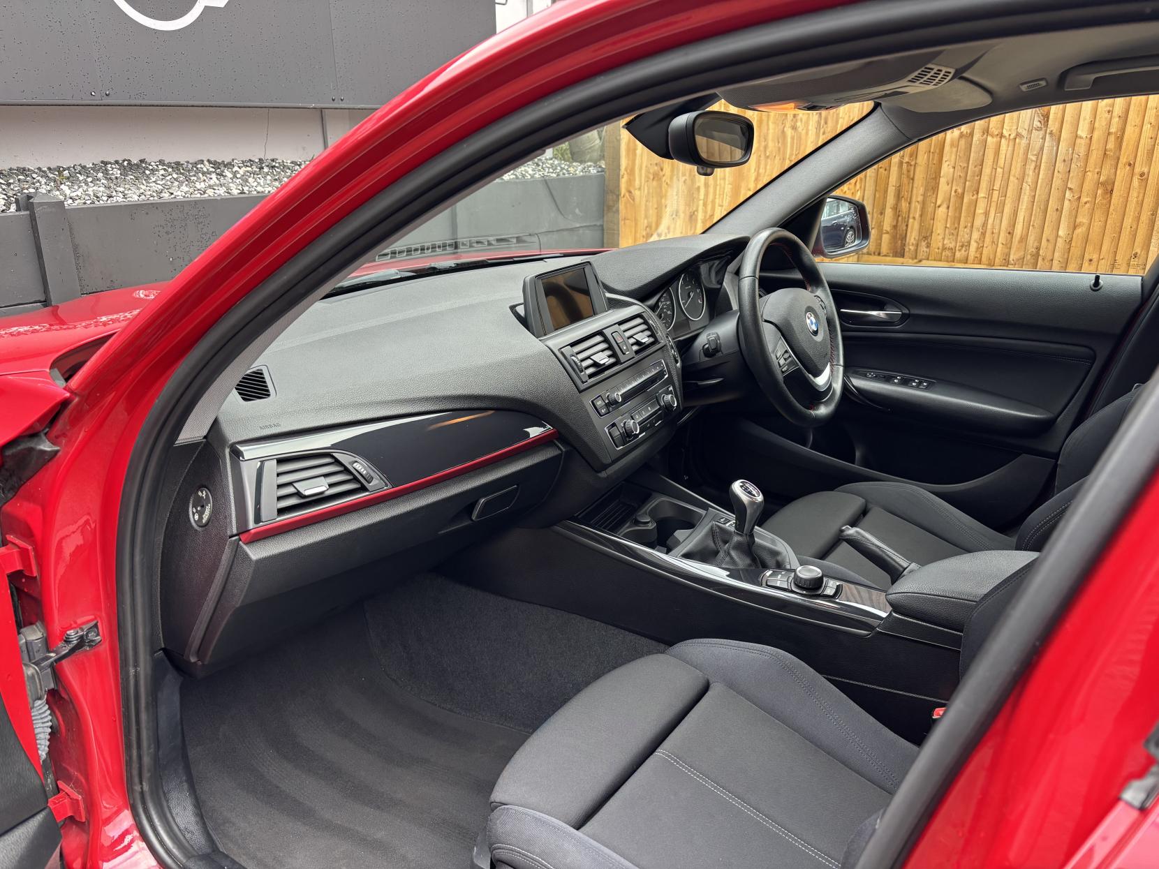 BMW 1 Series 2.0 116d Sport Hatchback 5dr Diesel Manual Euro 5 (s/s) (116 ps)