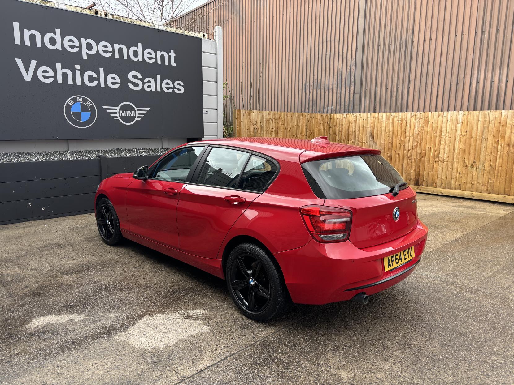 BMW 1 Series 2.0 116d Sport Hatchback 5dr Diesel Manual Euro 5 (s/s) (116 ps)