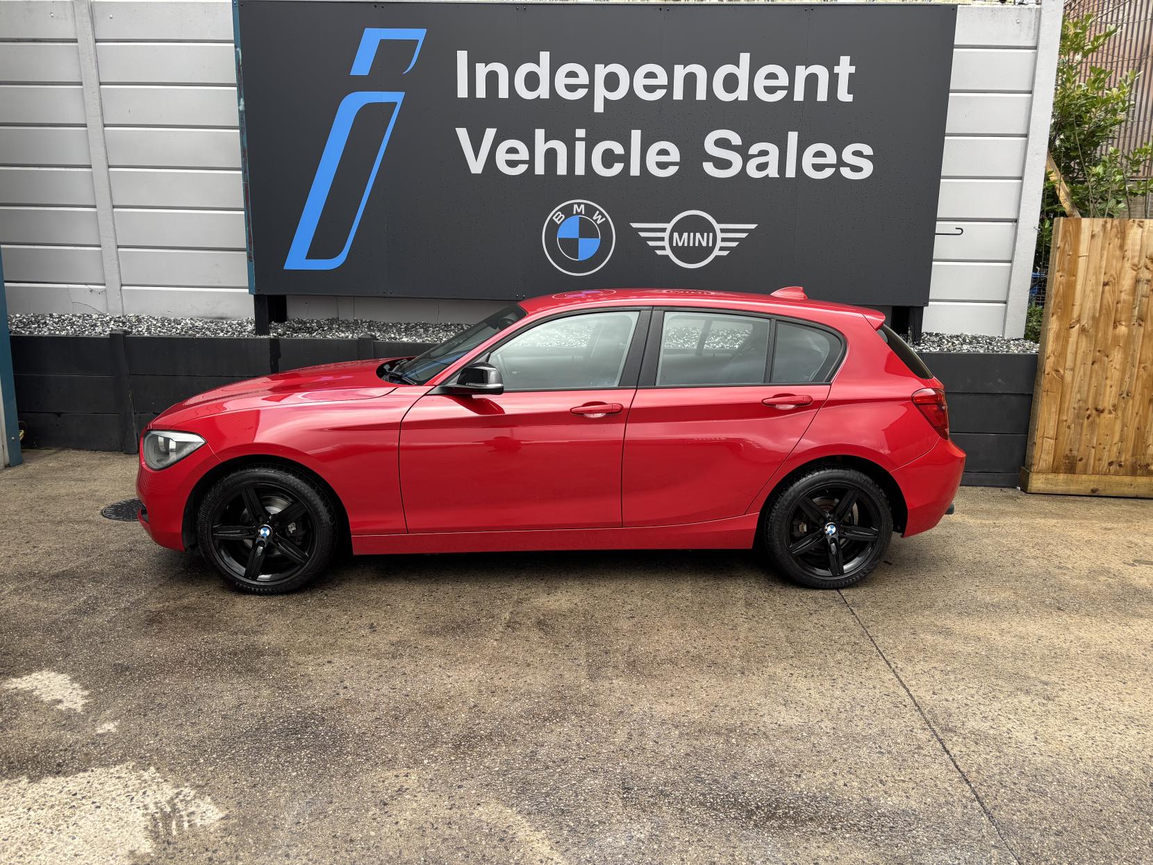 BMW 1 Series 2.0 116d Sport Hatchback 5dr Diesel Manual Euro 5 (s/s) (116 ps)