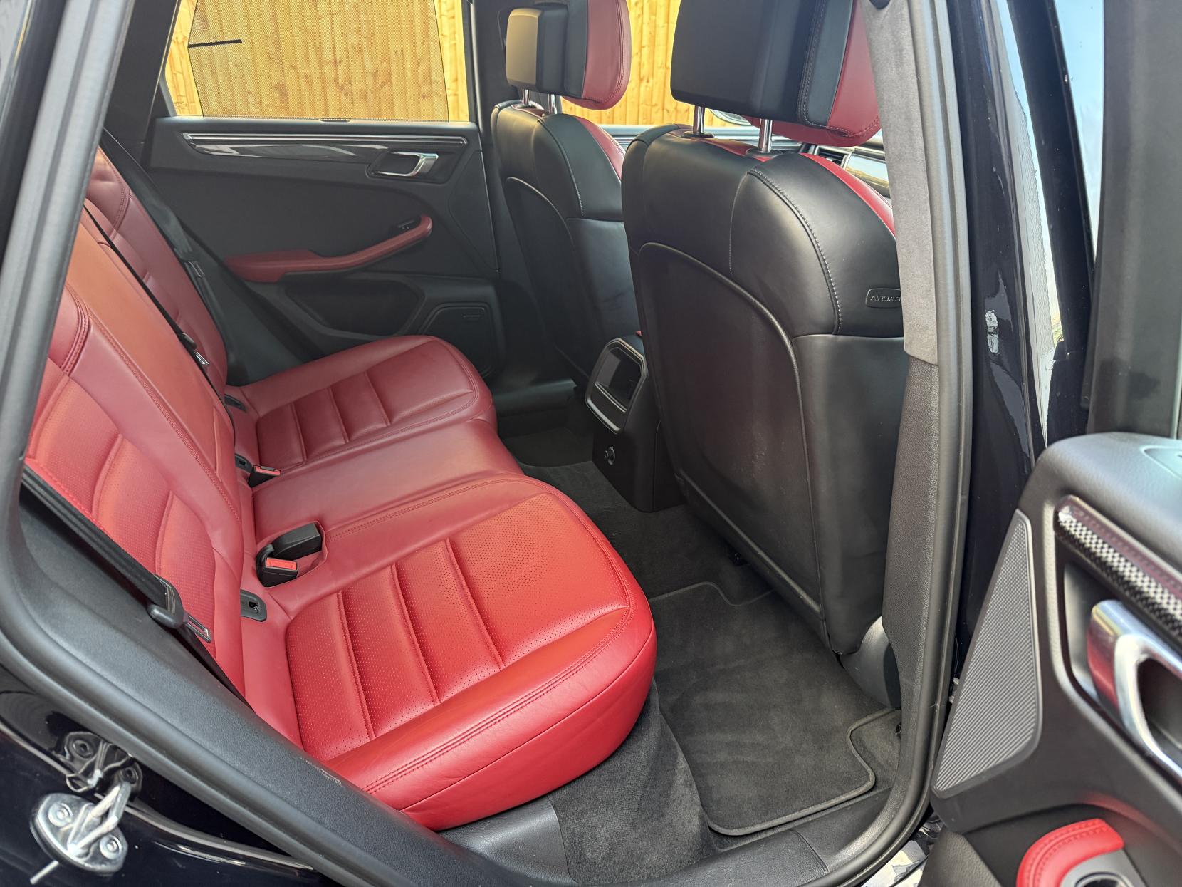 Porsche Macan 3.6T V6 Turbo SUV 5dr Petrol PDK 4WD Euro 6 (s/s) (400 ps)