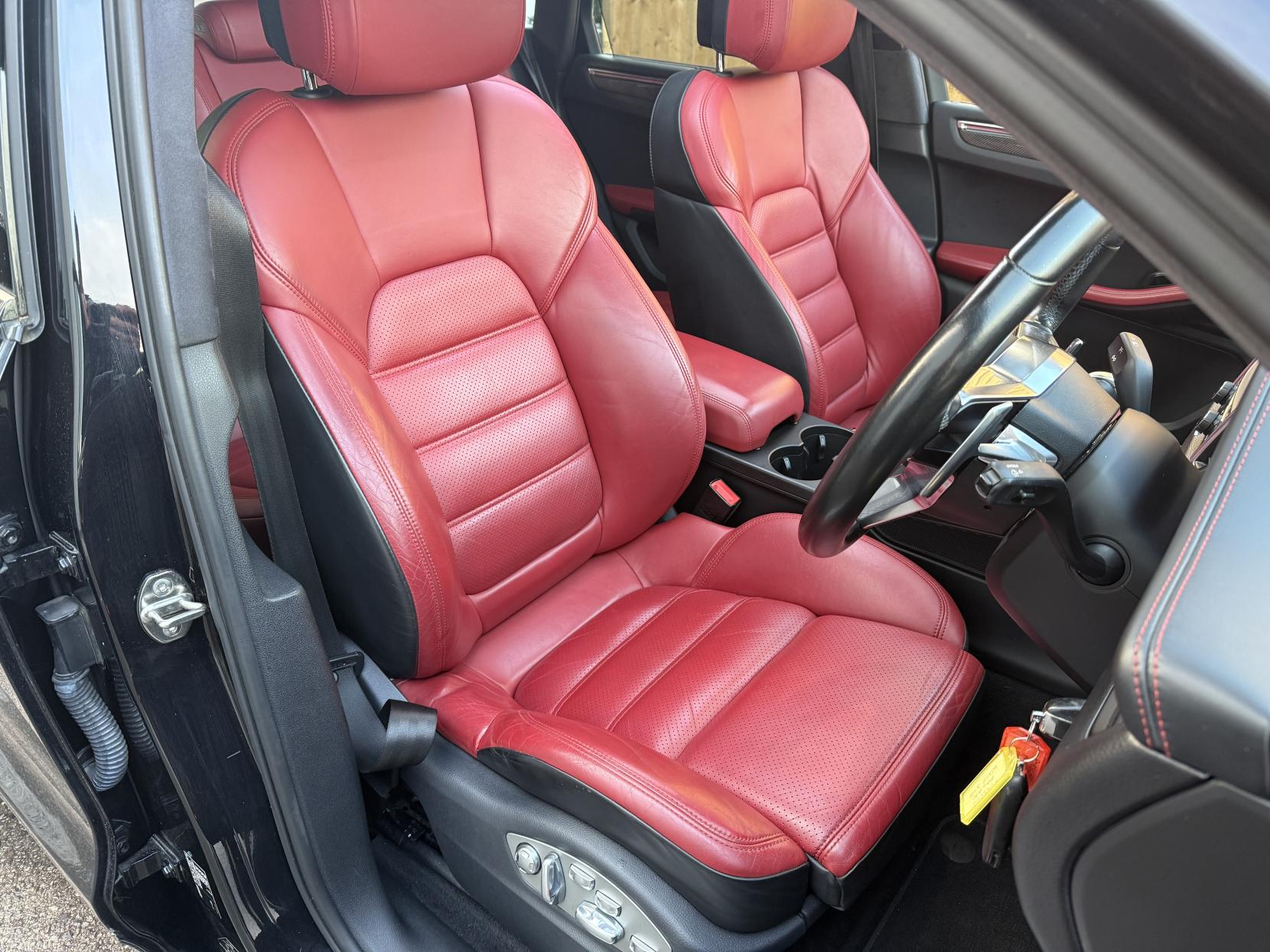 Porsche Macan 3.6T V6 Turbo SUV 5dr Petrol PDK 4WD Euro 6 (s/s) (400 ps)