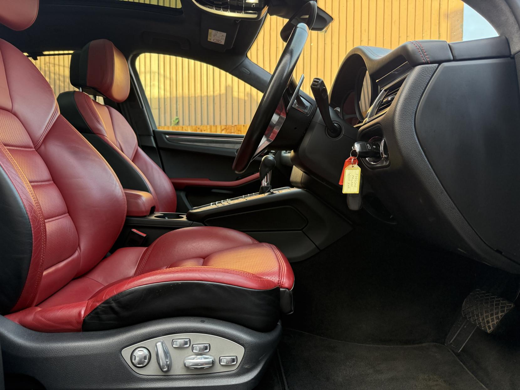 Porsche Macan 3.6T V6 Turbo SUV 5dr Petrol PDK 4WD Euro 6 (s/s) (400 ps)