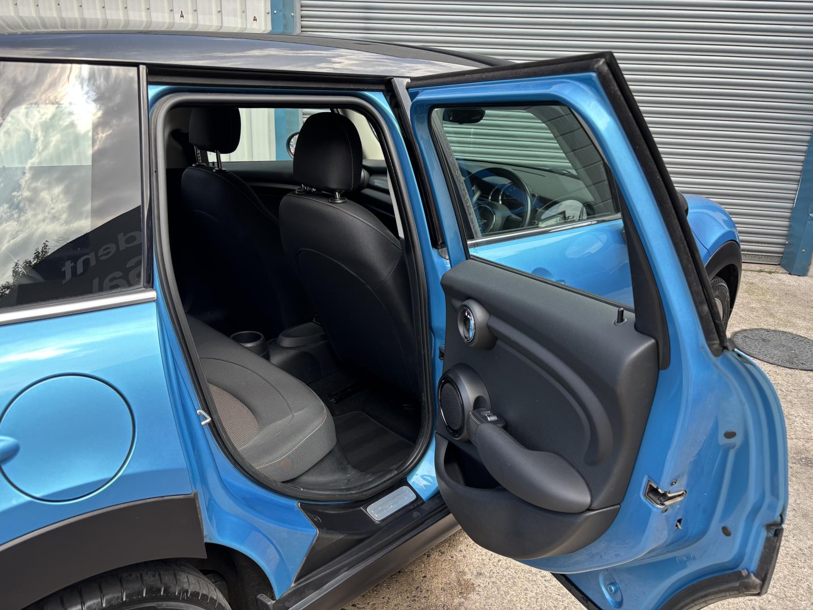 MINI Hatch 1.5 Cooper D Hatchback 5dr Diesel Manual Euro 6 (s/s) (116 ps)