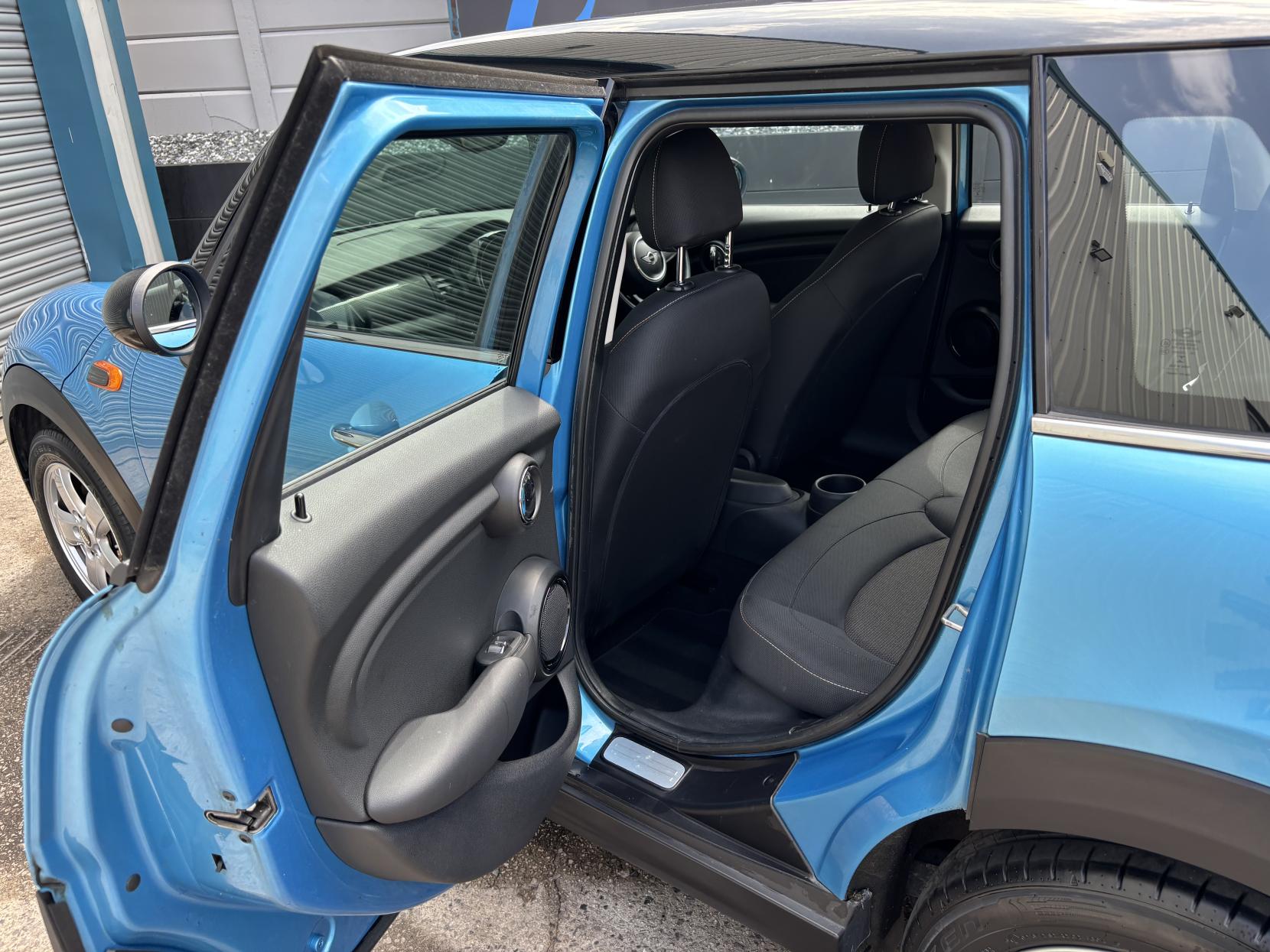 MINI Hatch 1.5 Cooper D Hatchback 5dr Diesel Manual Euro 6 (s/s) (116 ps)