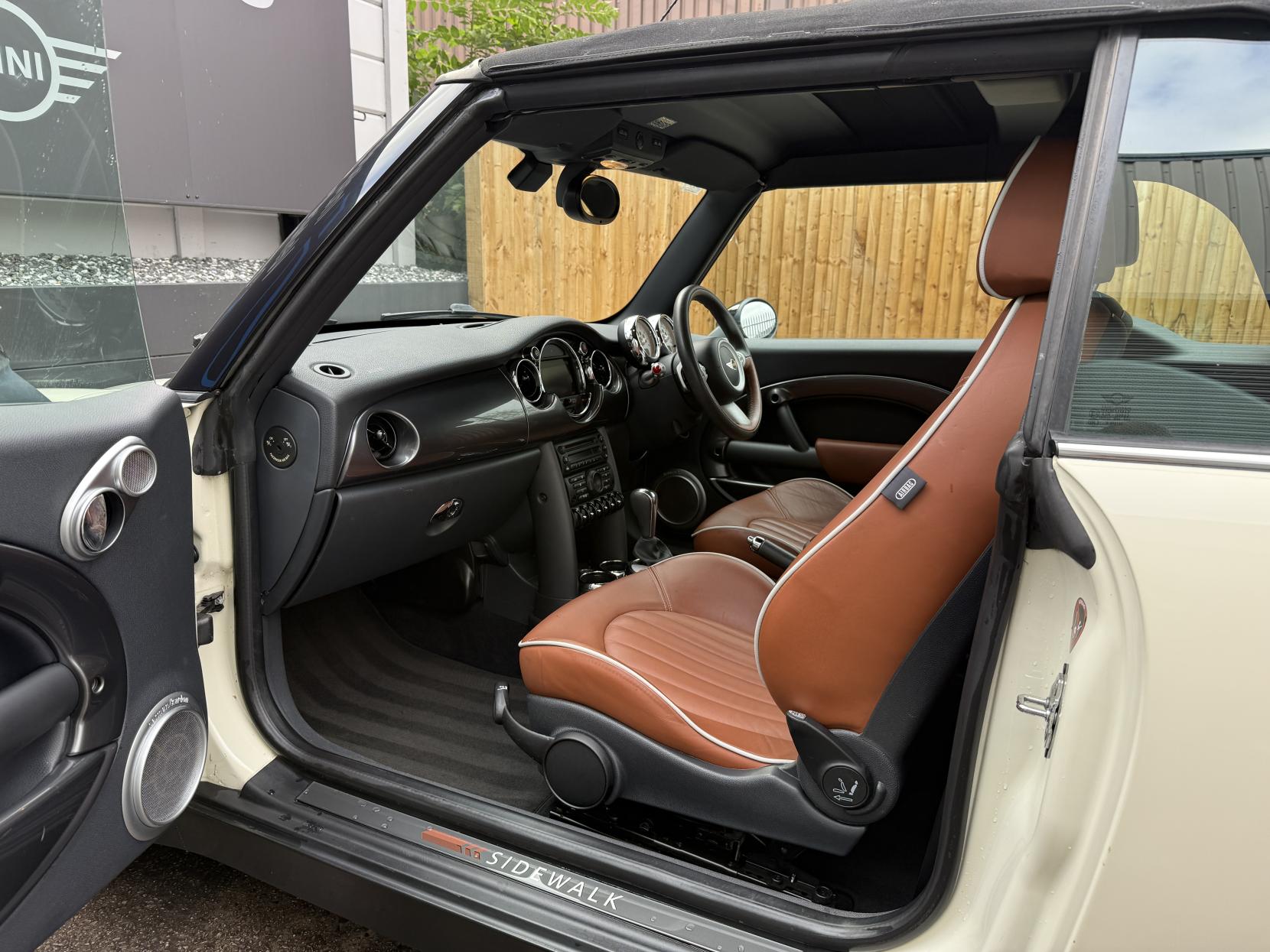 MINI Convertible 1.6 Cooper Sidewalk Convertible 2dr Petrol CVT Euro 4 (115 ps)