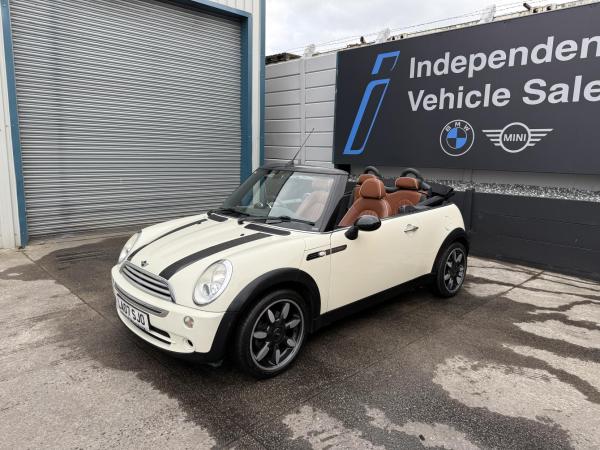 MINI Convertible 1.6 Cooper Sidewalk Convertible 2dr Petrol CVT Euro 4 (115 ps)