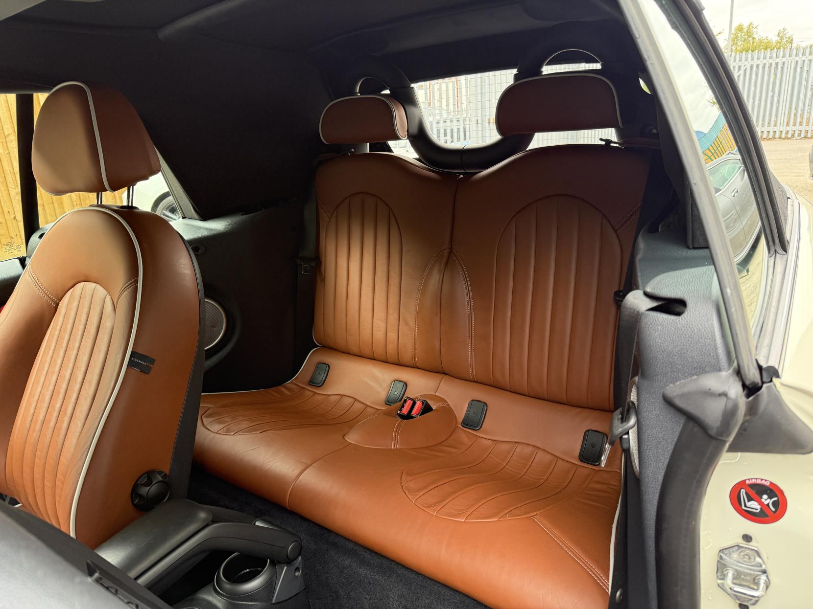 MINI Convertible 1.6 Cooper Sidewalk Convertible 2dr Petrol CVT Euro 4 (115 ps)